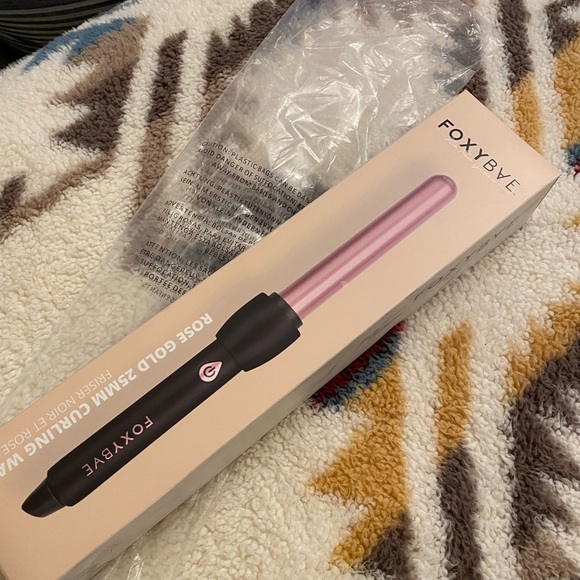 BRAND NEW FOXY BAE LIMITED EDITION BLACK & ROSE GOLD CURLING WAND - 25mm - Picture 4 of 4